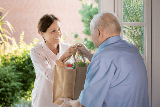 aides aux personnes âgées et livraison à domicile